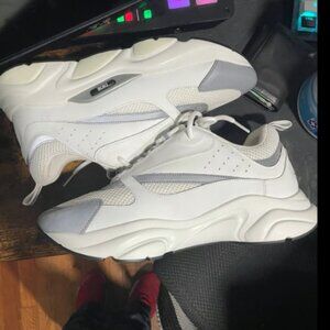 DIOR WHITE SNEAKERS